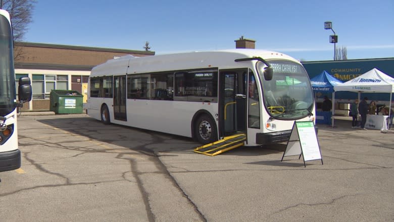 Mayor John Tory gets behind wheel of electric bus as part of new TTC program