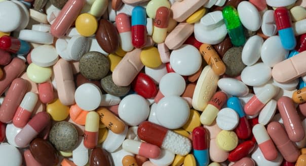 Mixed coloured pills, capsules, tablets and coated tablets, Germany