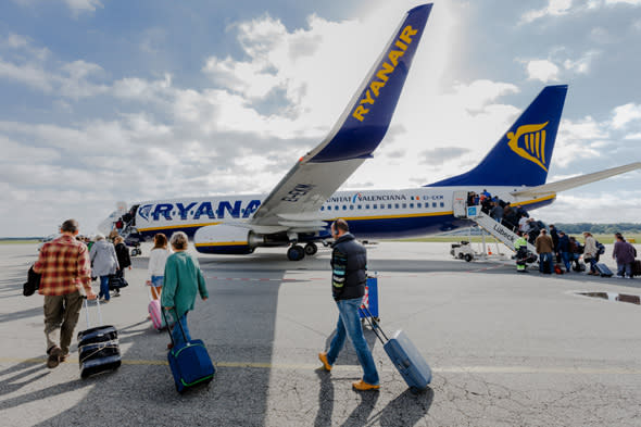 expert reveals best time to book ryanair flights for cheapest price is 10 days before departure