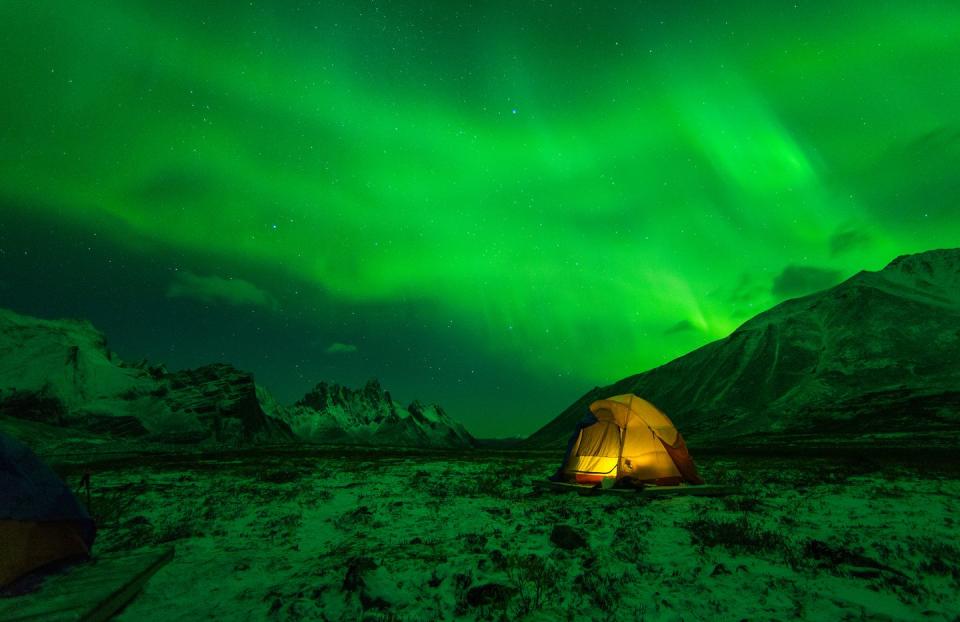 Northern light over the tombstone mountain