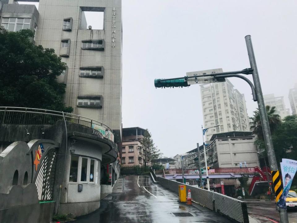 中和國小校地不足將利用自辦市地重劃學校用地遷校。(記者王慕慈攝)