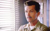 Er ist der Chefausbilder an der "United States Navy Fighter Weapons School", der Elite-Jagdflugschule, besser bekannt als "TOPGUN": Tom Skerritt spielt Commander Mike "Viper" Metcalf. (Bild: TM & © 2017 by Paramount Pictures. All rights reserved. )