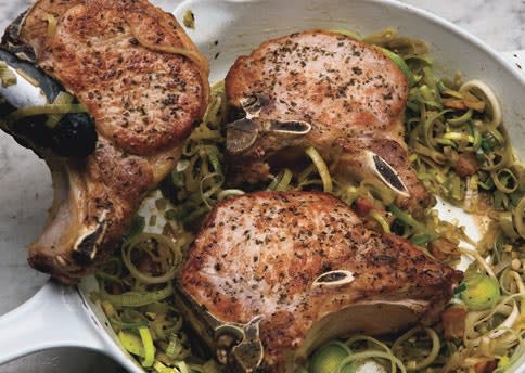 Pork Chops with Leeks in Mustard Sauce