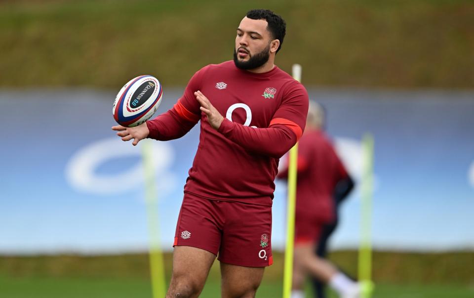 Ellis Genge training with England