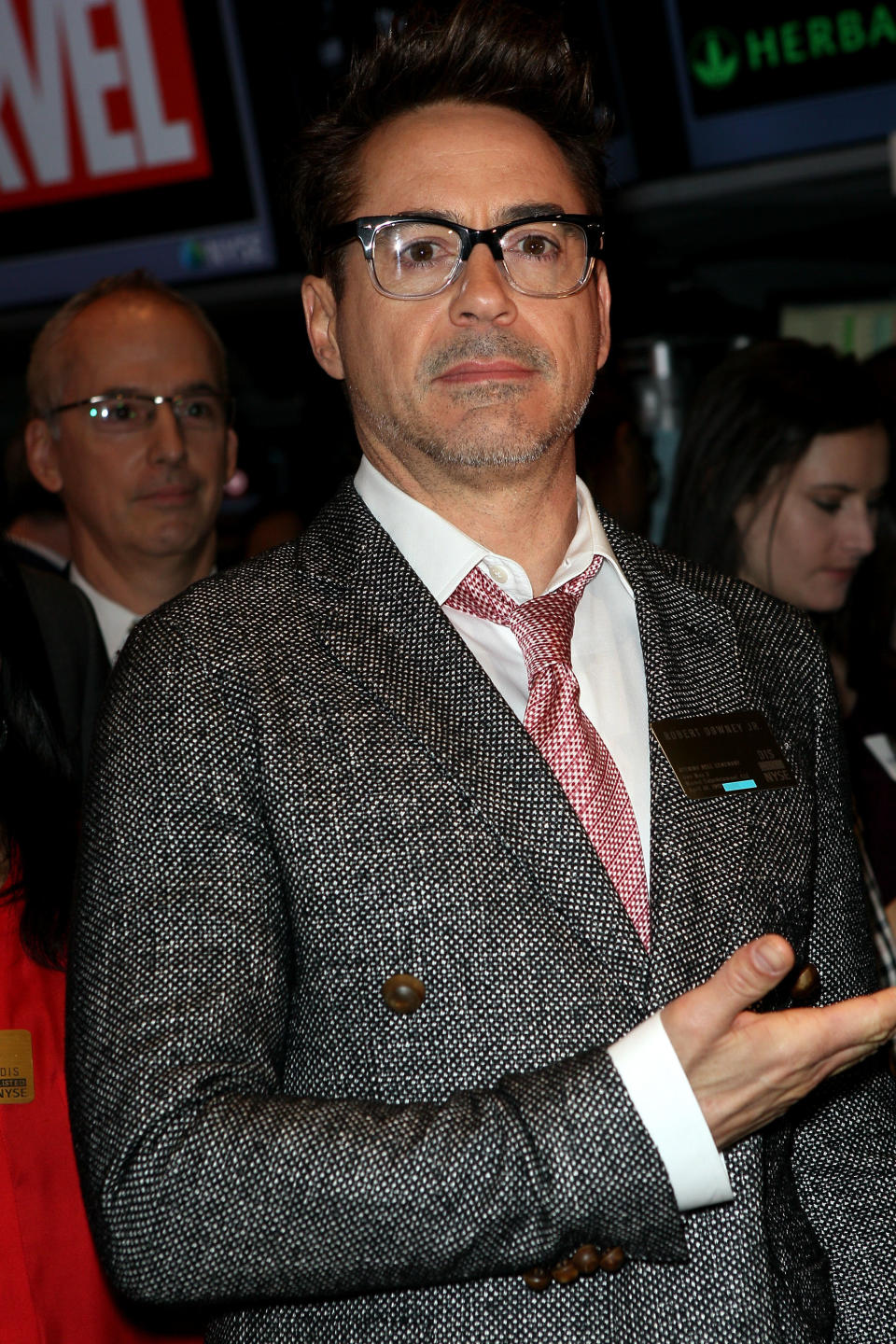NEW YORK, NY - APRIL 30:  Robert Downey Jr. rings the opening bell at the New York Stock Exchange on April 30, 2013 in New York City.  (Photo by Steve Mack/FilmMagic)