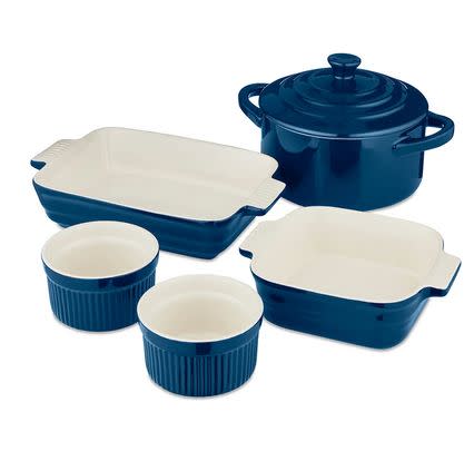 Get 35% off this blue 5-piece ceramic ovenware set