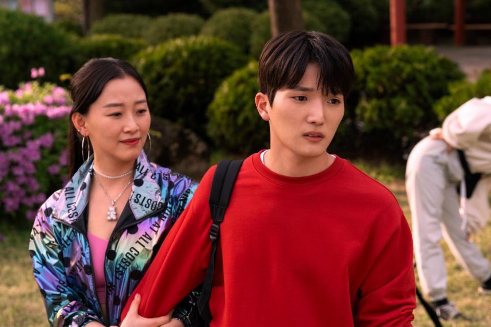 Yuri (Gia Kim) and Dae (Choi Min-yeong) in their fake contract relationship.<span class="copyright">Park Young-Sol—Netflix</span>