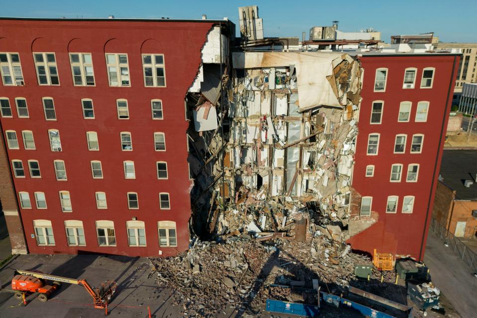 Building Collapse Iowa (AP)