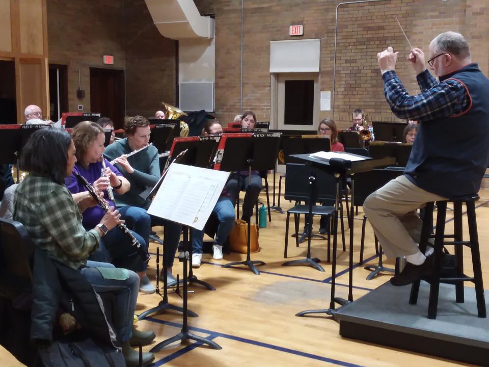 In this photo, Kiel Municipal Band is practicing the ‘Peer Gynt Suite’ by the Norwegian composer Edvard Grieg, which includes his familiar ‘In the Hall of the Mountain King.’