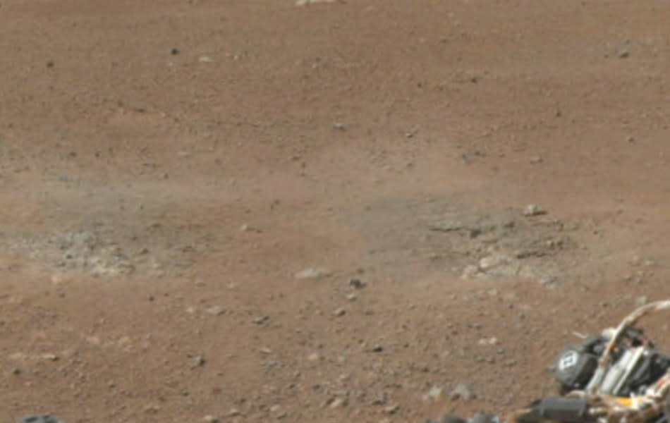 Mars rover sends incredible photos