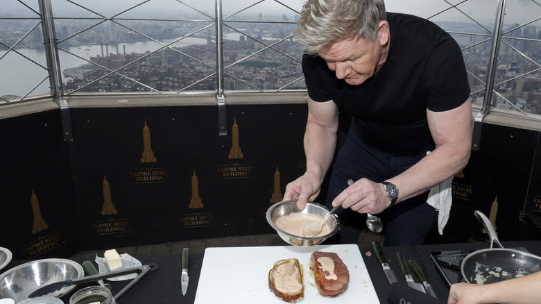 gordon ramsay spooning sauce