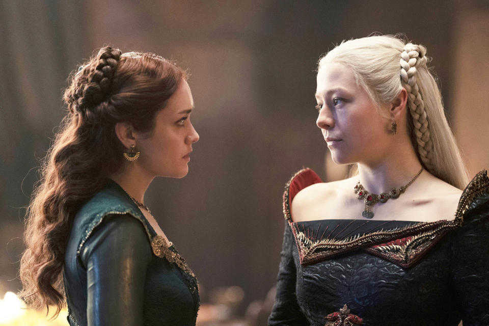 Oliva as Alicent faces Emma as Rhaenyra