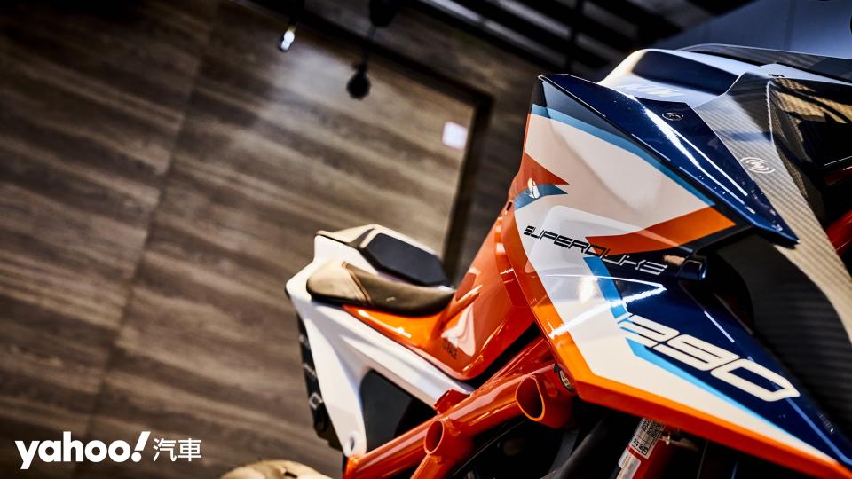 2022 KTM 1290 Super Duke RR實車登場！全球限量500輛的重機到底狂在哪！？