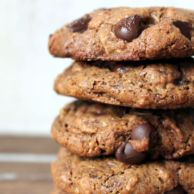 Toasted Pecan Butter Oatmeal Chocolate Chip Cookies