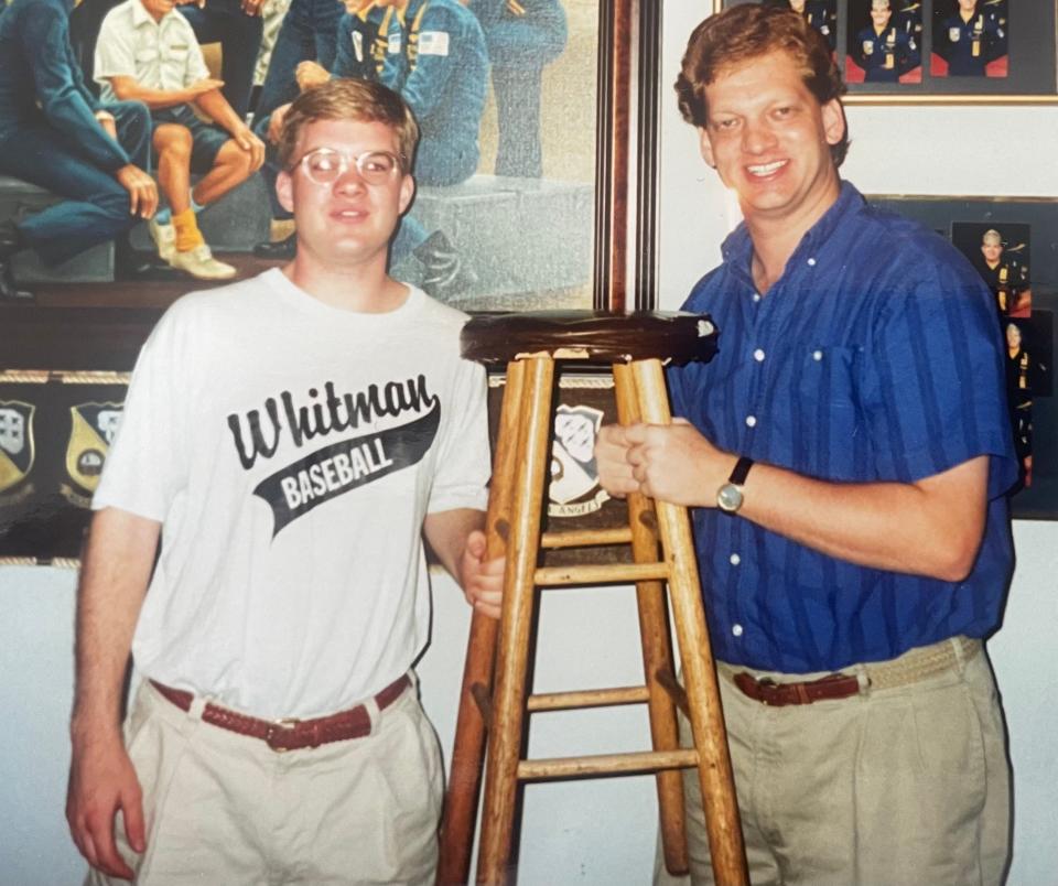 Steve Borelli poses with mentor and former Pensacola News Journal sportswriter Nathan Dominitz during the summer of 1995. Steve found that having a mentor is an important step in entering a career.