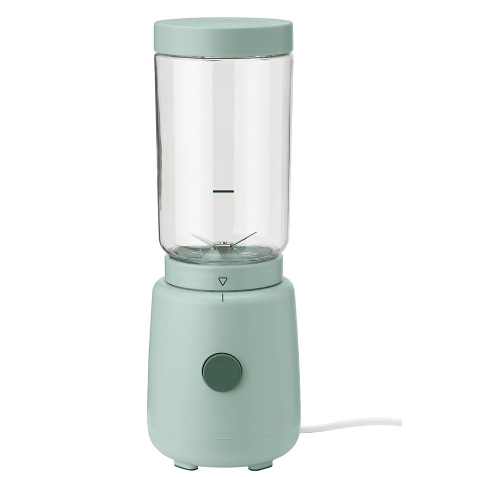 <p>Blender à smoothies Rig-Tig, 44€95</p><br><a href="https://www.rig-tig.com/en/foodie-smoothieblender-0-5l-light-green-p-5100" rel="nofollow noopener" target="_blank" data-ylk="slk:Acheter;elm:context_link;itc:0;sec:content-canvas" class="link ">Acheter</a>