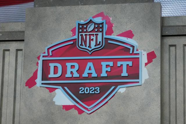 Eagles acquired pick No. 105 overall from Texans for a 2024 third