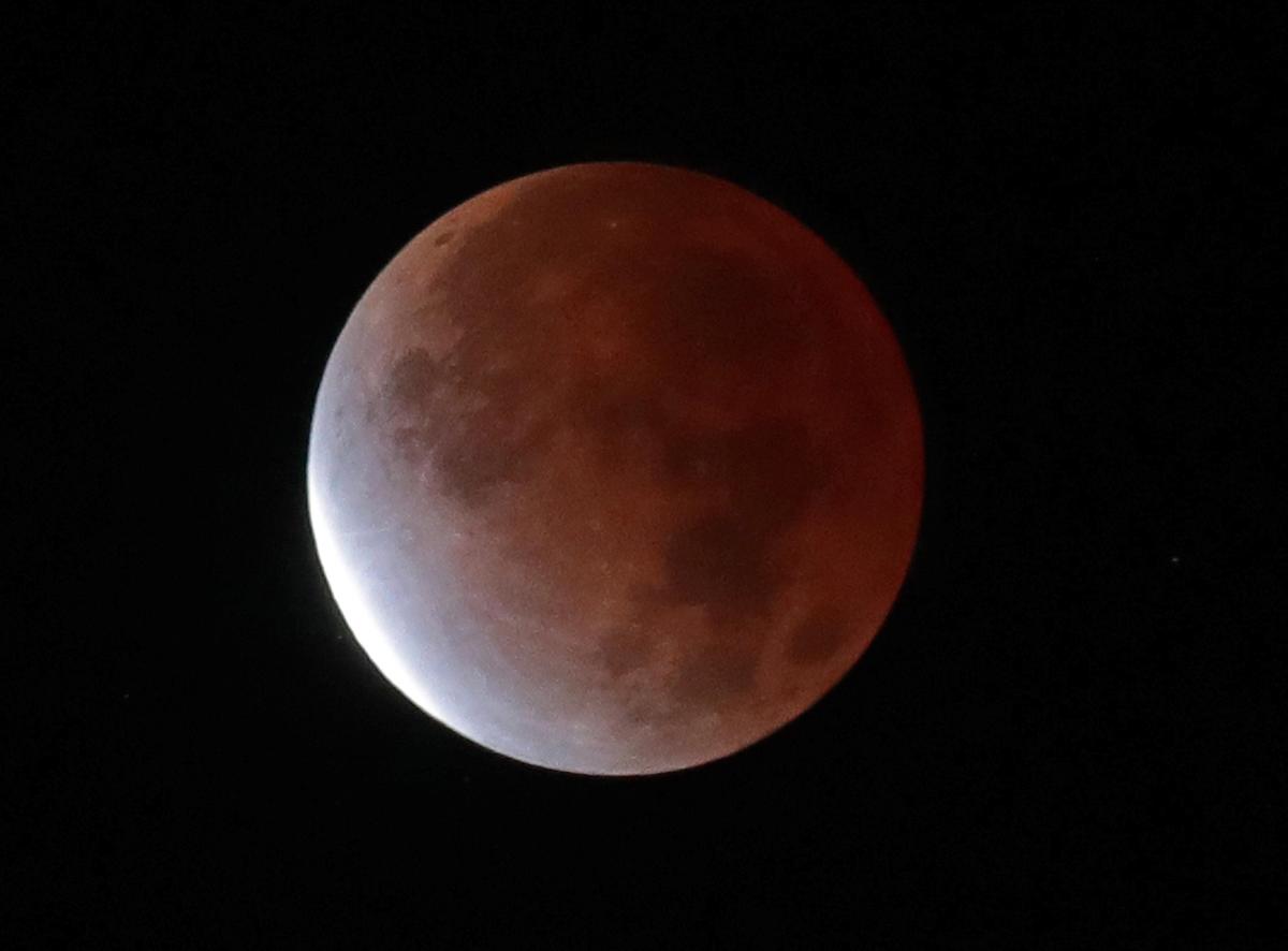 What time is the lunar eclipse tonight? Florida to see partial eclipsed