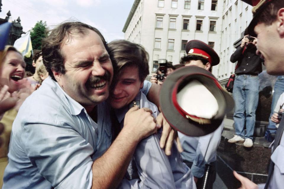 <div class="inline-image__title">1229592175</div> <div class="inline-image__caption"><p>Ukrainians show their joy in front of the Communist Party headquarters on Aug. 25 1991, in Kyiv during the announcement of the independence of Ukraine by the Soviet Union.</p></div> <div class="inline-image__credit">Photo by Anatoly Saproneko/AFP via Getty Images</div>