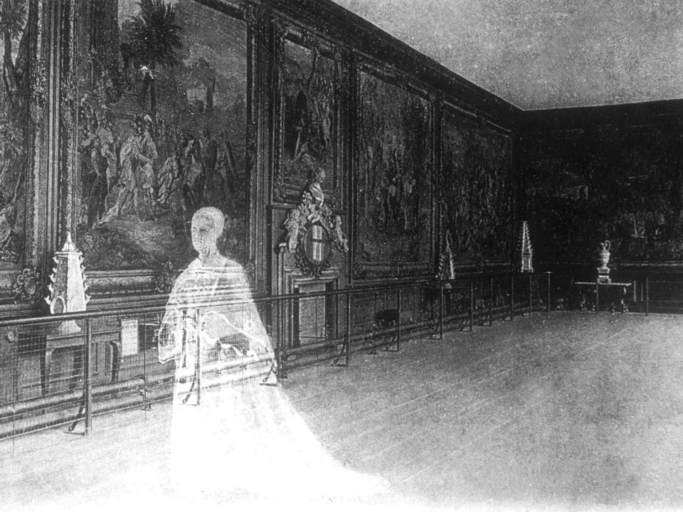 an illustration of the ghost of catherine howard at hampton court palace