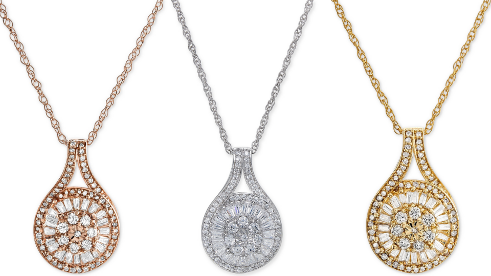 Best gifts from Macy's: Diamond necklace