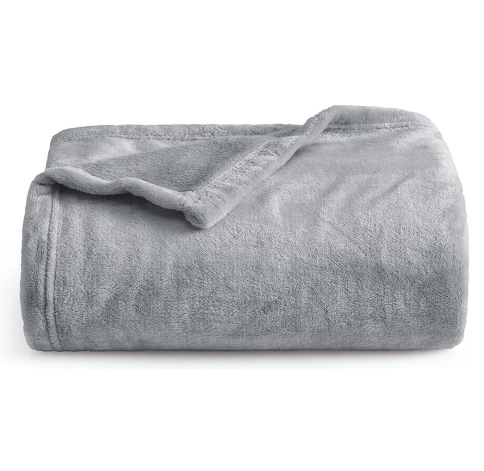 7) Fleece Throw Blanket