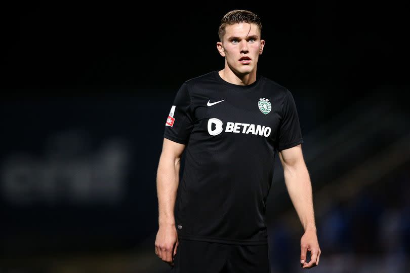 Viktor Gyokeres of Sporting CP gestures during the Liga Portugal Bwin match between FC Famalicao and Sporting CP at Estadio Municipal de Famalicao on April 16, 2024 in Vila Nova de Famalicao, Portugal.