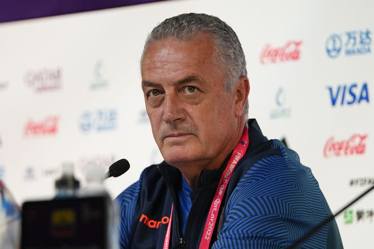 El técnico de Ecuador Gustavo Alfaro durante la conferencia de prensa previa al debut ante Qatar