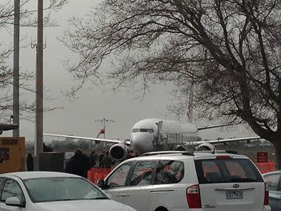 Virgin plane makes emergency landing at Mildura Airport