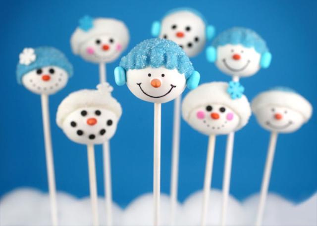 Easy Christmas Snowflake Cake Pops - Extreme Couponing Mom