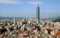 Torre Taipei 101, en Taipei, Taiwan, es el tercer rascacielo más alto del mundo y se erige a una altura de 509 metros (1,671 pies) y 101 pisos. AP Photo/Wally Santana