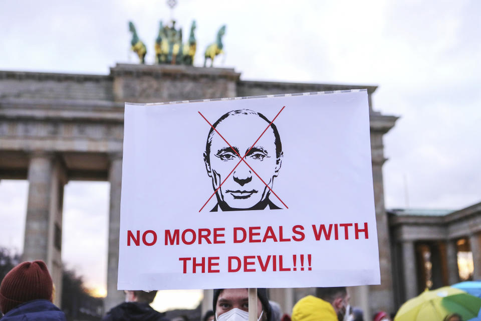 Photo of protests against President Vladimir Putin following Russia&#39;s invasion of Ukraine. (Source: Getty)
