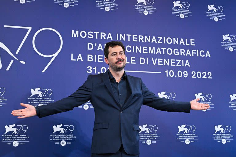 Santiago Mitre en una imagen de Venecia 2022, cuando se presentó su película Argentina, 1985 en la competencia oficial. Este año, el director argentino se suma al jurado de esa misma sección.   