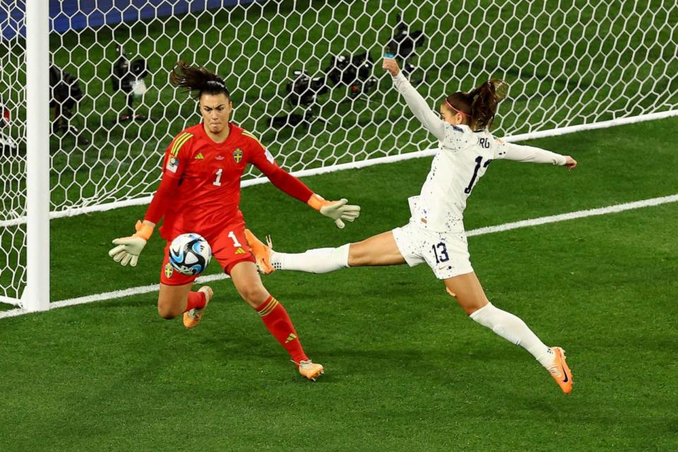 PHOTO: Sweden's Zecira Musovic in action with Alex Morgan of the U.S. in the FIFA Women's World Cup in Australia at Melbourne Rectangular Stadium on August 6, 2023. (Hannah Mckay/Reuters)