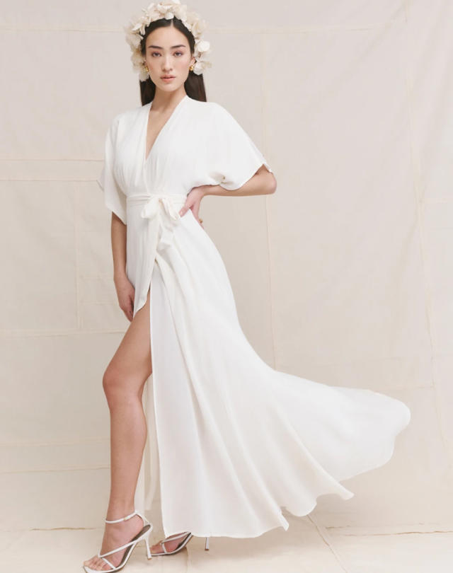 The 20 Best Wedding Dresses for Petite Women in 2022 – PureWow