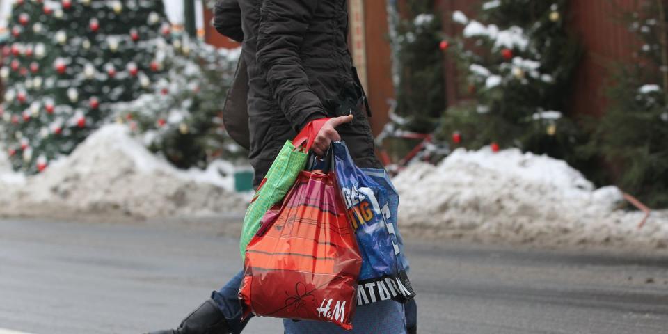 retailers see strong christmas sales