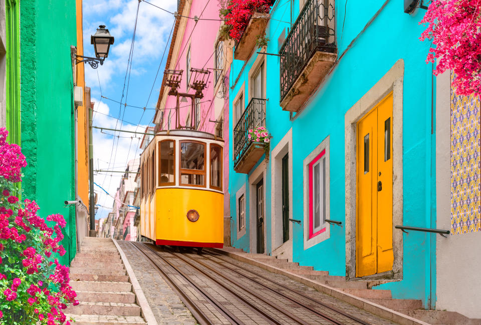 Eine typische Tram in Lissabon (Bild: Getty)