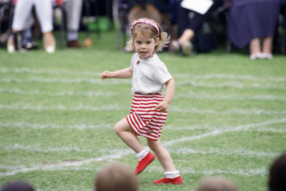 The Queen's granddaughter celebrated the end of spring with this <a href="https://www.instagram.com/p/Bi1LmtvA7hG/" rel="nofollow noopener" target="_blank" data-ylk="slk:silly snap;elm:context_link;itc:0;sec:content-canvas" class="link ">silly snap</a>: "Running into this amazing weather..."