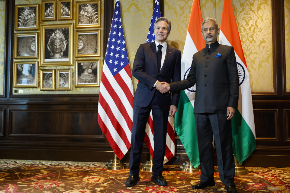 U.S. Secretary of State Antony Blinken shakes hands with Indian Foreign Minister Subrahmanyam Jaishankar as they pose for a photo ahead of a day of meetings in New Delhi, India, Friday, Nov. 10, 2023. (Jonathan Ernst/Pool Photo via AP)