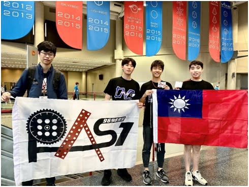 VEX Signature機器人亞洲公開賽，台灣選手贏得佳績。   圖：新竹亞太美國學校提供