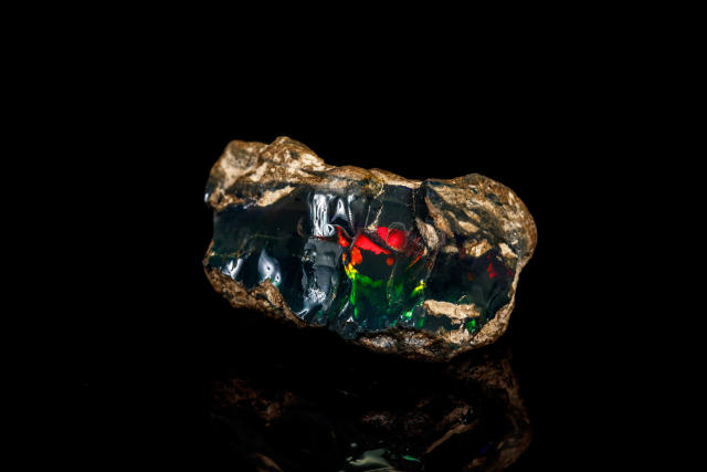 diamond  Raw gemstones rocks, Stones and crystals, Crystals minerals