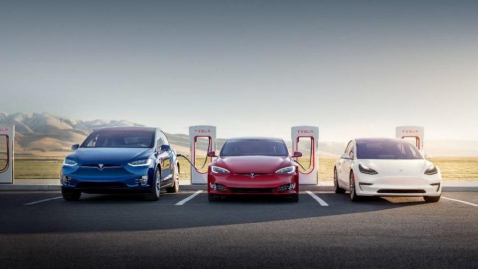 有的標案不只是單純購買新車，有的還會包含充電樁建置。(圖片來源/ Tesla)
