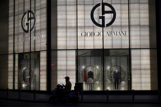 Armani donates 1.25 million euros to Italian hospitals to tackle