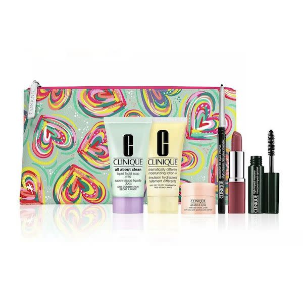 Set de regalo compuesto por 7 productos de maquillaje y para el cuidado de la piel de Clinique