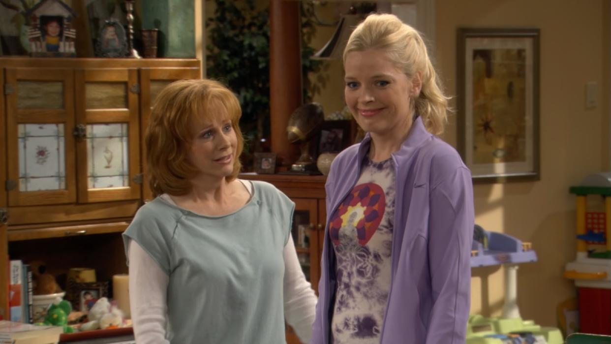  Reba McEntire and Melissa Peterman in Reba. 