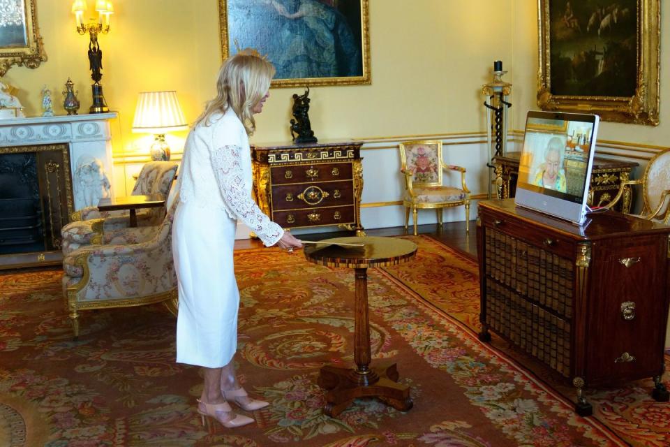 audiences with the queen at buckingham palace