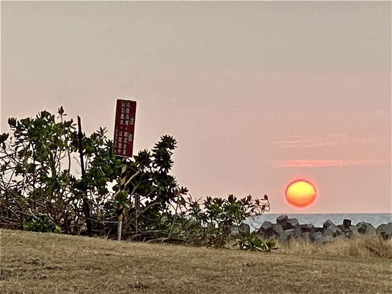 高雄林園濕地公園的夕陽。