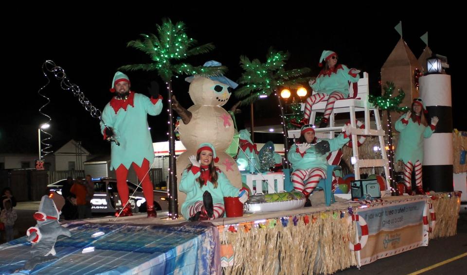 The 2019 Colonial Heights Christmas Parade second-place float created by Front Door Realty Group.