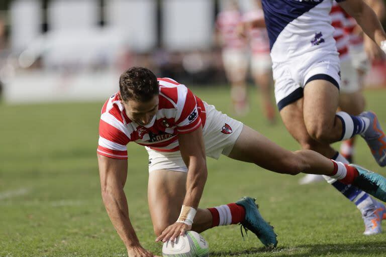 Uno de los tries de Alumni, que venció a Champagnat en el debut por el Top 12 de la URBA