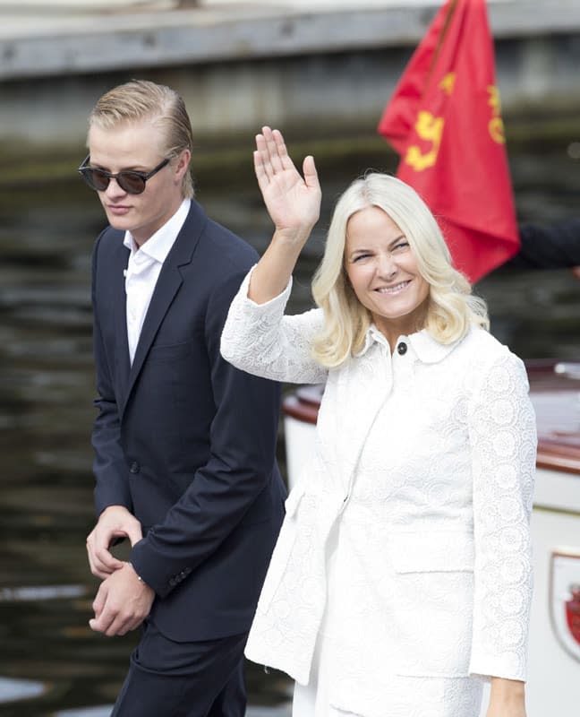 Mette-Marit junto a su hijo Marius